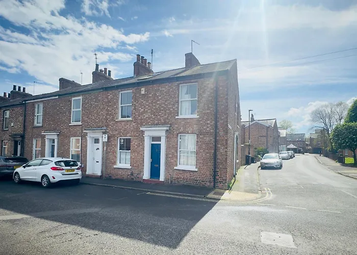 Great Town House - Central York